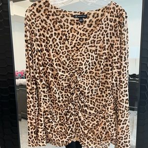 Long sleeve leopard print vneck top
